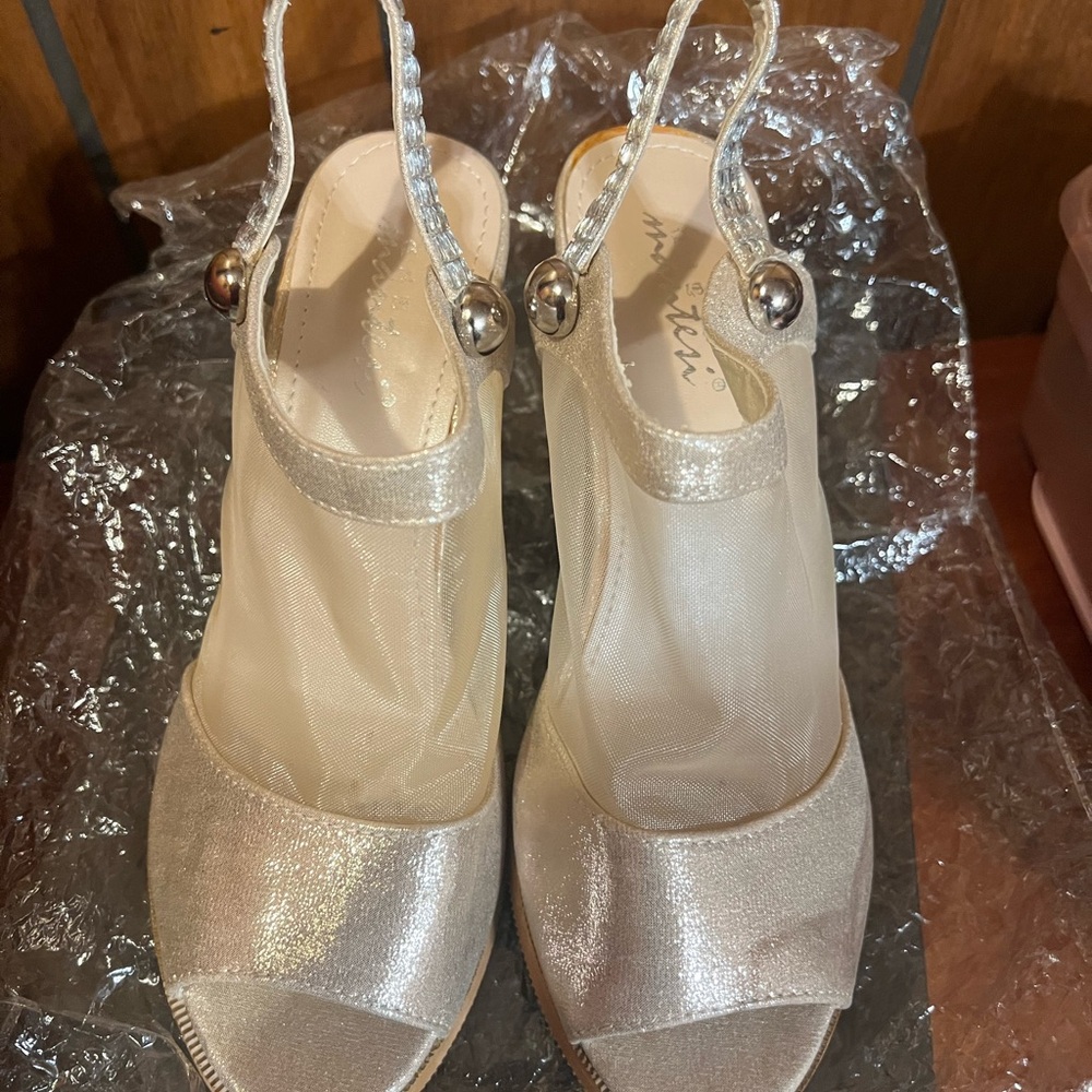 Chic Silver Women's Sandals